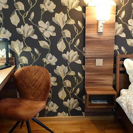 Uki-Modern Apartment With Parking Novi Sad Luaran gambar