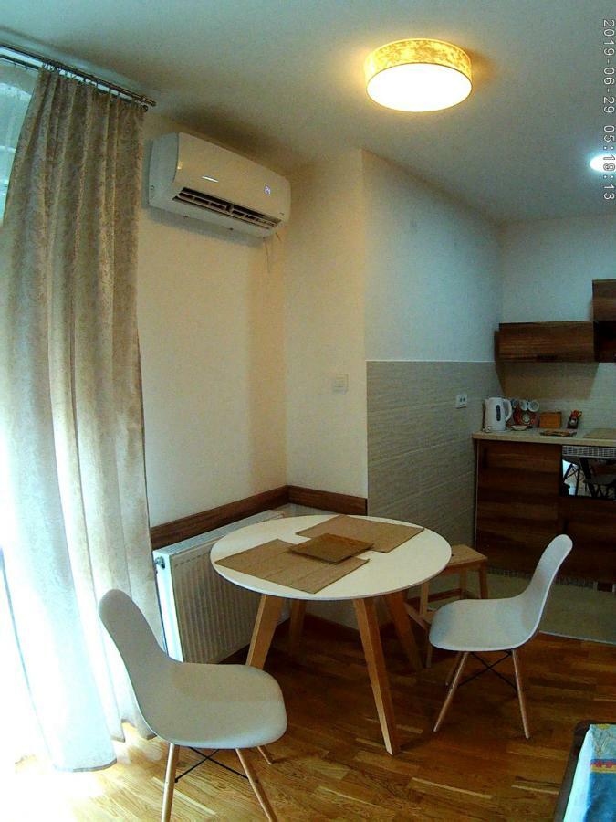 Uki-Modern Apartment With Parking Novi Sad Luaran gambar