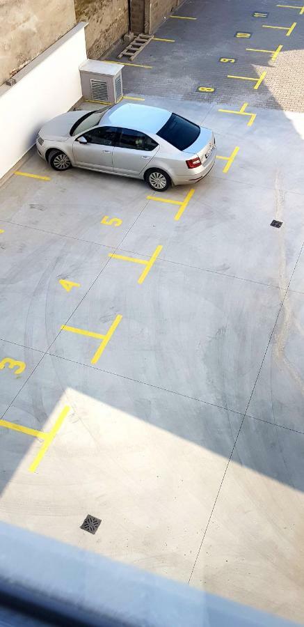 Uki-Modern Apartment With Parking Novi Sad Luaran gambar