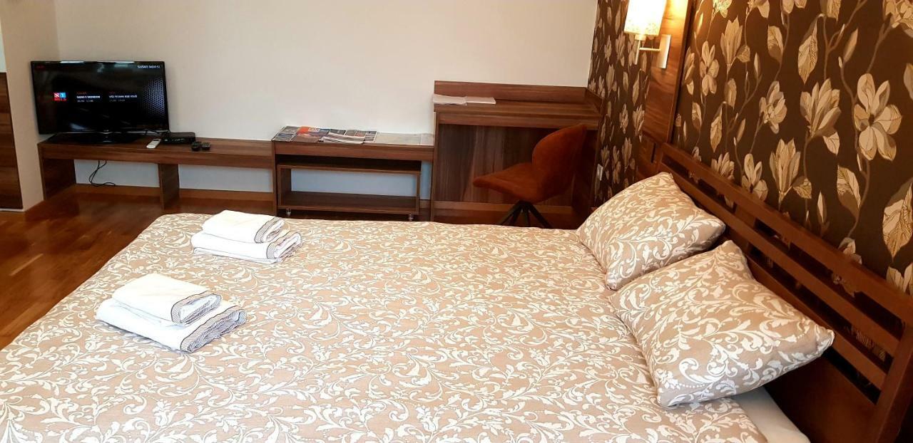 Uki-Modern Apartment With Parking Novi Sad Luaran gambar